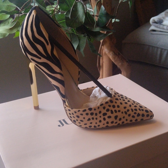 Shoes - Picture 2 of 4